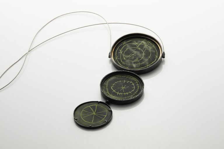 10_Smith_Jan_Dark_Directions